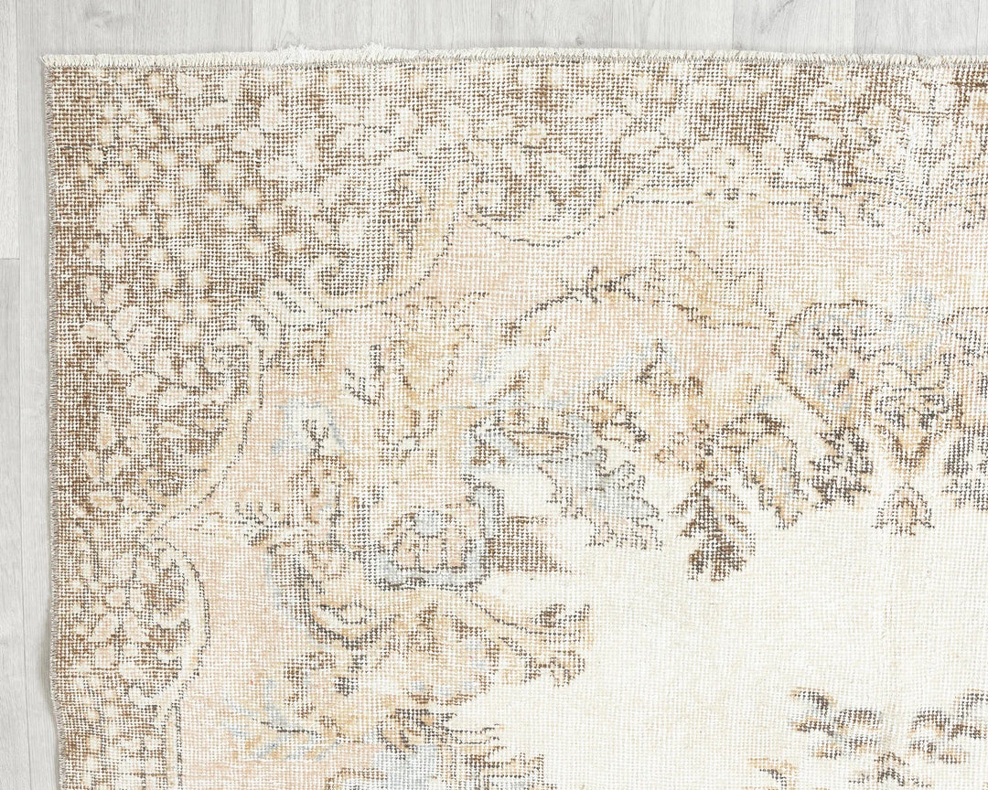 Beige Turkish Oushak Rug 5' 11" x 9' 1" Hand-Knotted border