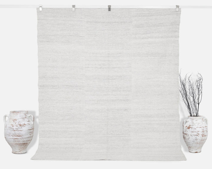 White Kilim Rug 6' 5" x 7' 10" | No. VR50502