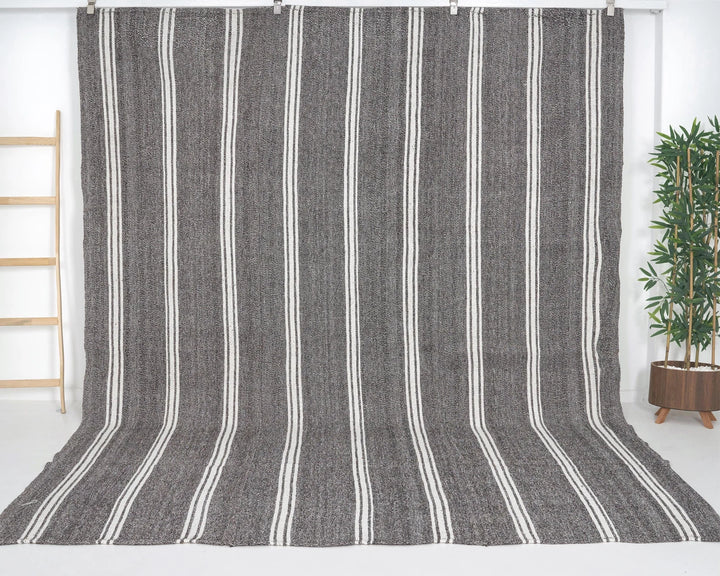Gray Kilim Rug 8' 4" x 10' 10" | No. VR50597
