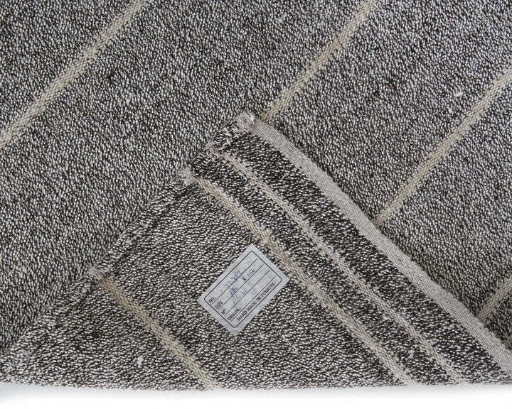 Gray Kilim Rug 5' 11" x 8' 5" | No. VR51017