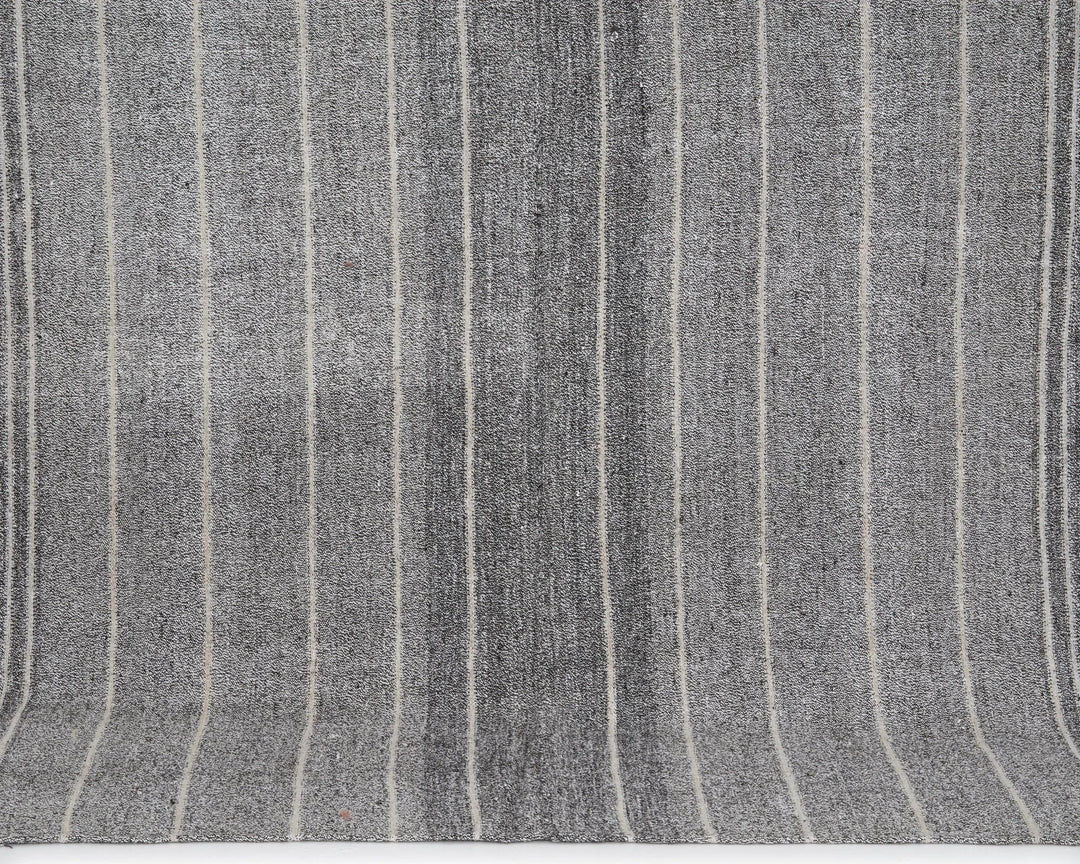 Gray Kilim Rug 5' 11" x 8' 5" | No. VR51017
