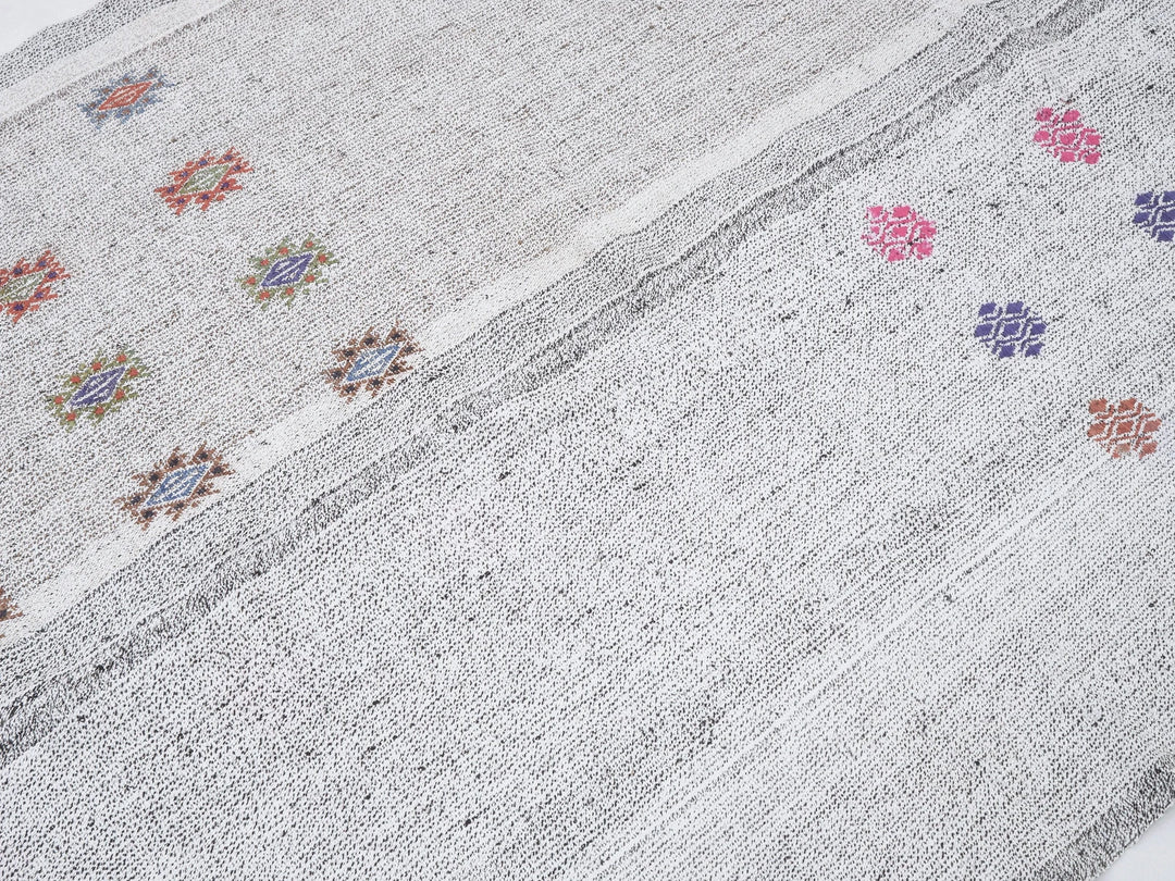 Gray Kilim Rug 4' 10" x 7' 5" | No. VR51929