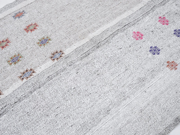 Gray Kilim Rug 4' 10" x 7' 5" | No. VR51929