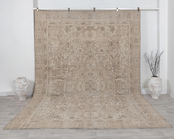 Beige Turkish Oushak Rug 8'8" x 11'6" Hand-Knotted | No. VR52081