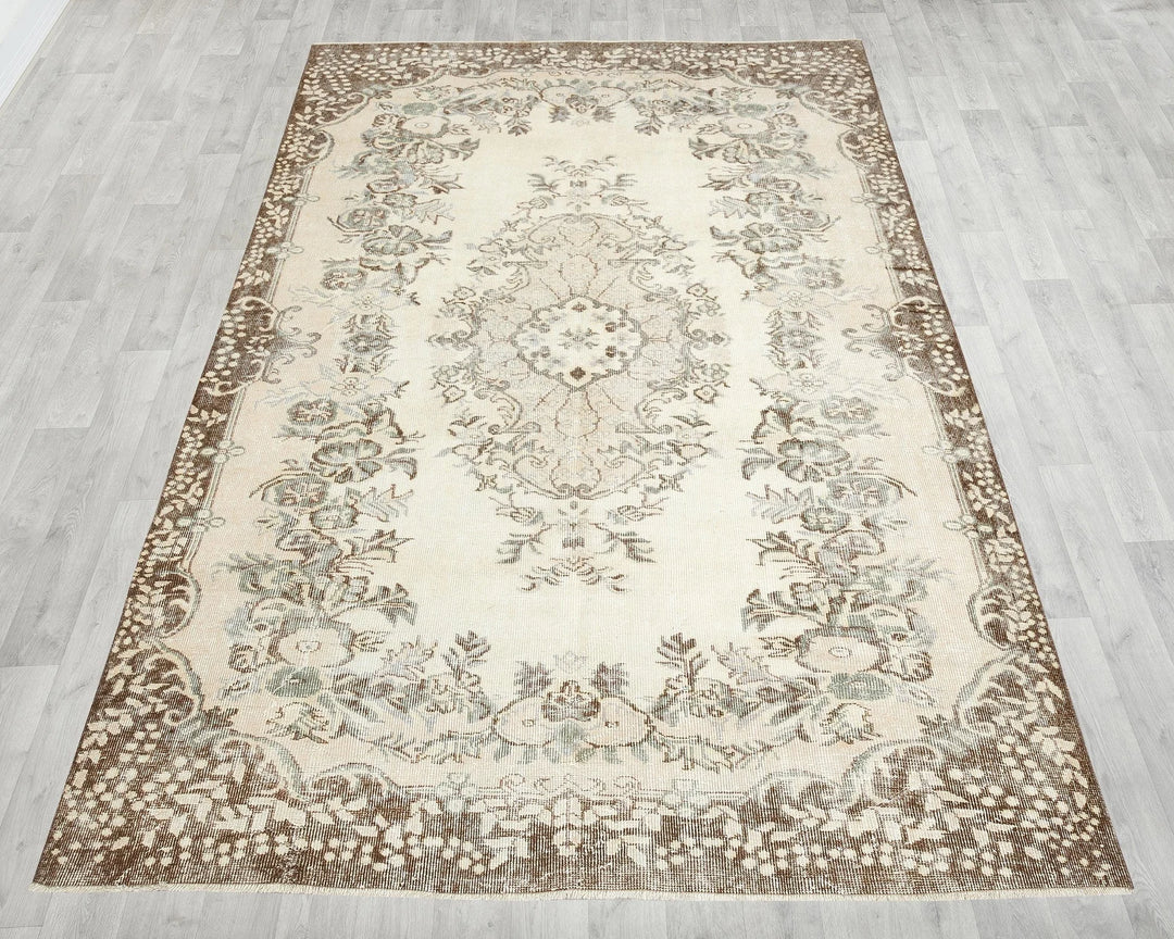 Beige Turkish Oushak Rug 6'1" x 9'2" Hand-Knotted | No. VR52551