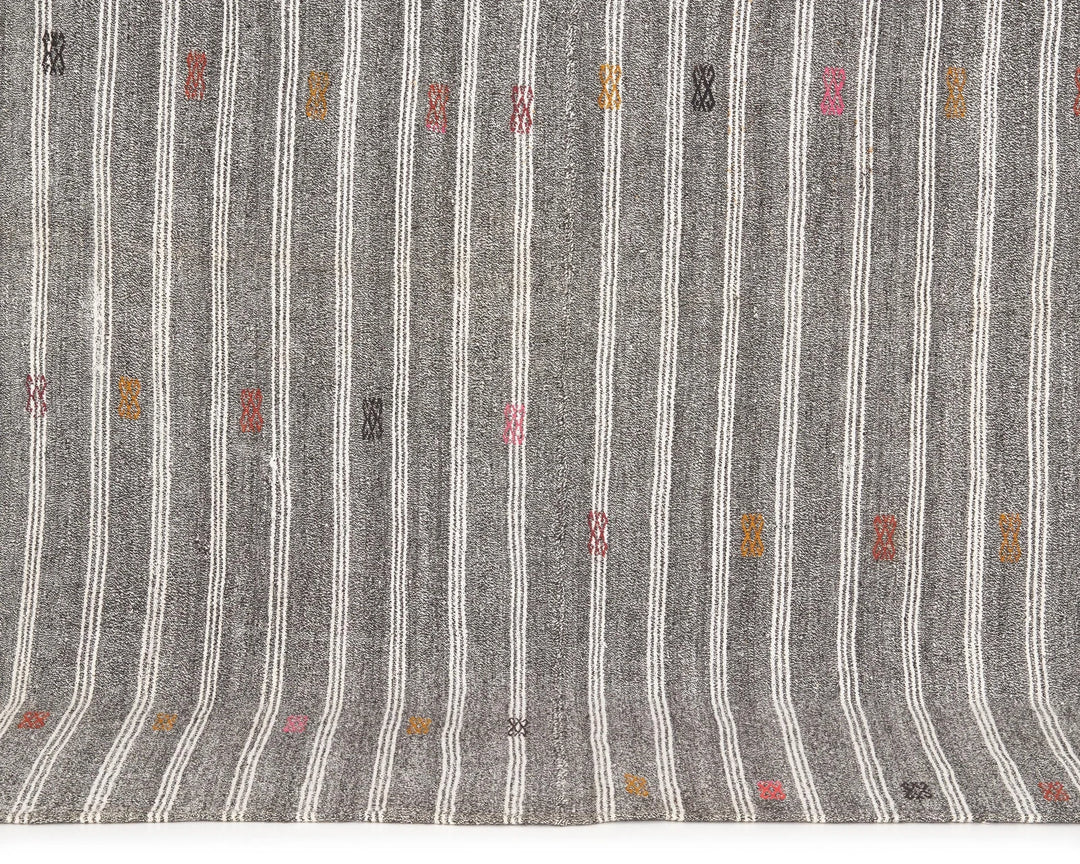 Gray Kilim Rug 6' 1" x 8' 3" | No. VR52917