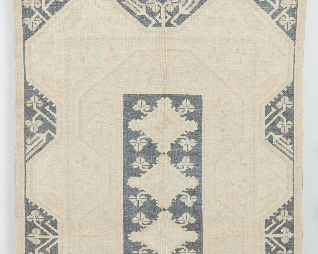 Beige Turkish Oushak Rug 8' 2" x 4' 9" Hand-Knotted | No. VR53308