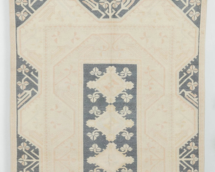 Beige Turkish Oushak Rug 8' 2" x 4' 9" Hand-Knotted | No. VR53308
