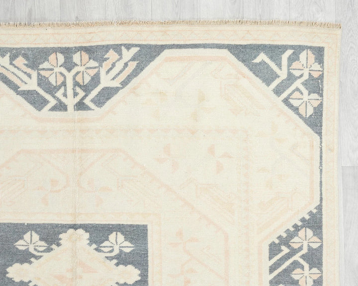 Beige Turkish Oushak Rug 8' 2" x 4' 9" Hand-Knotted | No. VR53308