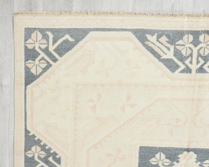 Beige Turkish Oushak Rug 8' 2" x 4' 9" Hand-Knotted | No. VR53308