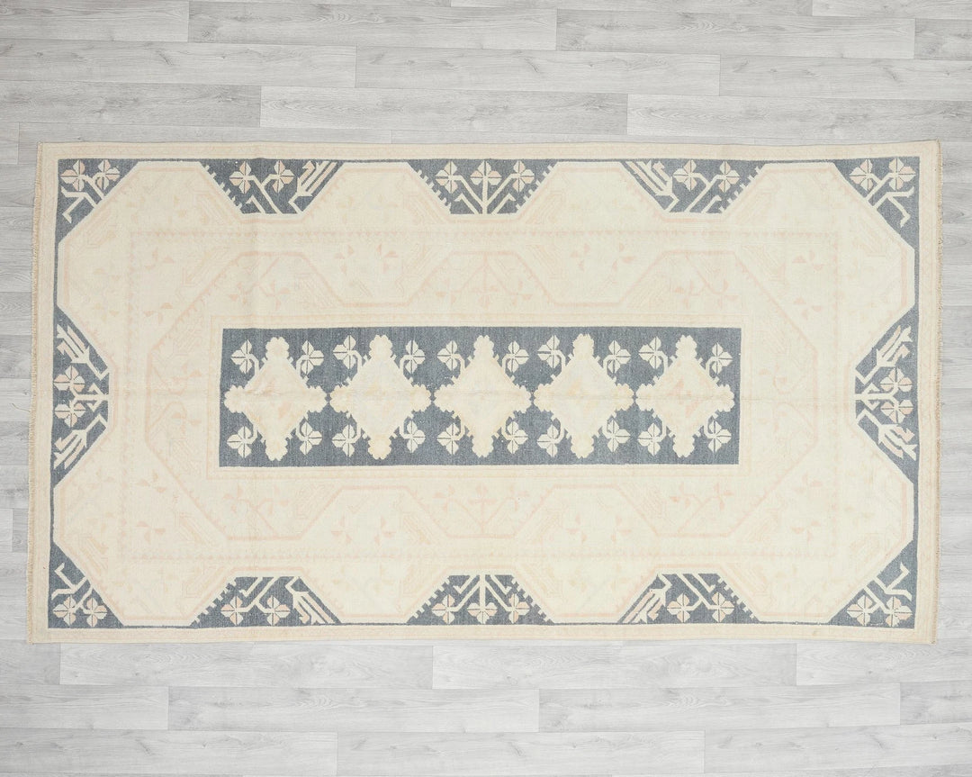 Beige Turkish Oushak Rug 8' 2" x 4' 9" Hand-Knotted | No. VR53308