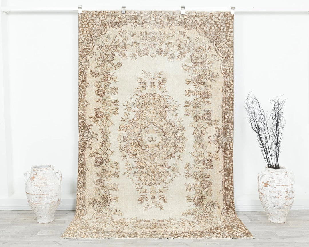 Beige Turkish Oushak Rug 8' 8" x 5' 5" Hand-Knotted | No. VR53581