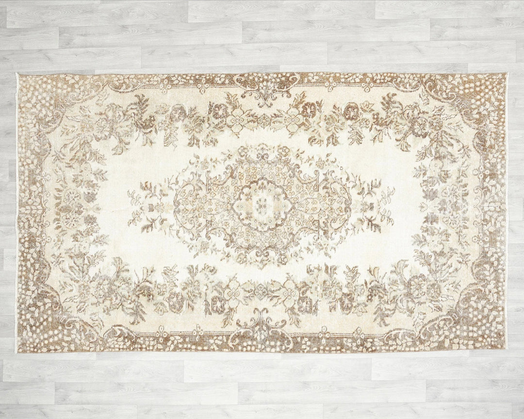 Beige Turkish Oushak Rug 8' 8" x 5' 5" Hand-Knotted | No. VR53581
