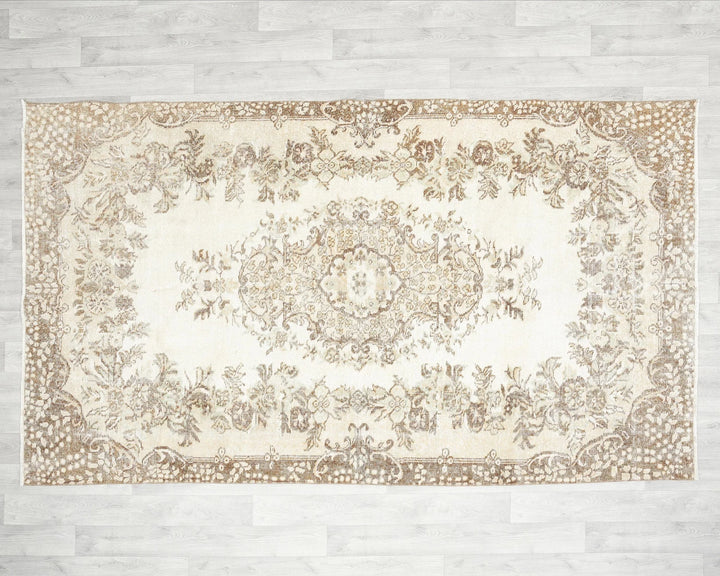 Beige Turkish Oushak Rug 8' 8" x 5' 5" Hand-Knotted | No. VR53581