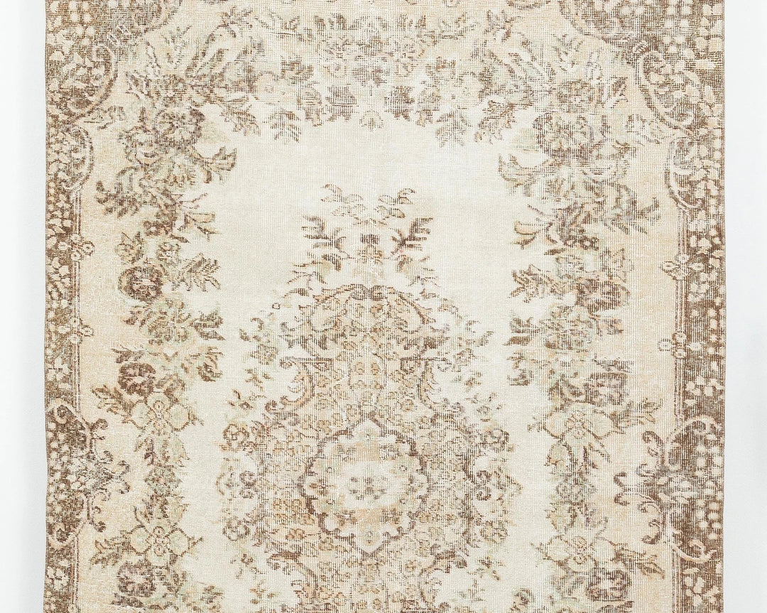 Beige Turkish Oushak Rug 8' 8" x 5' 5" Hand-Knotted | No. VR53581
