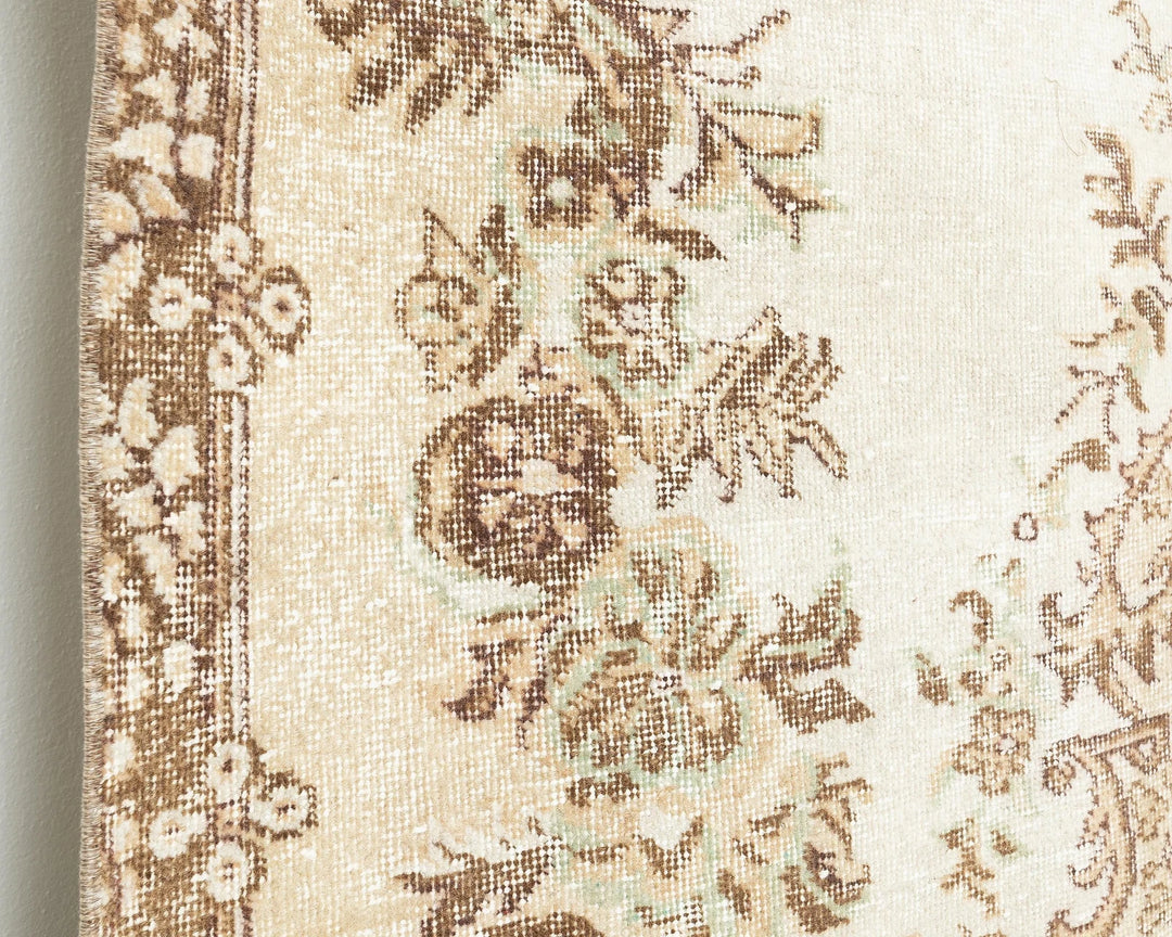 Beige Turkish Oushak Rug 8' 8" x 5' 5" Hand-Knotted | No. VR53581