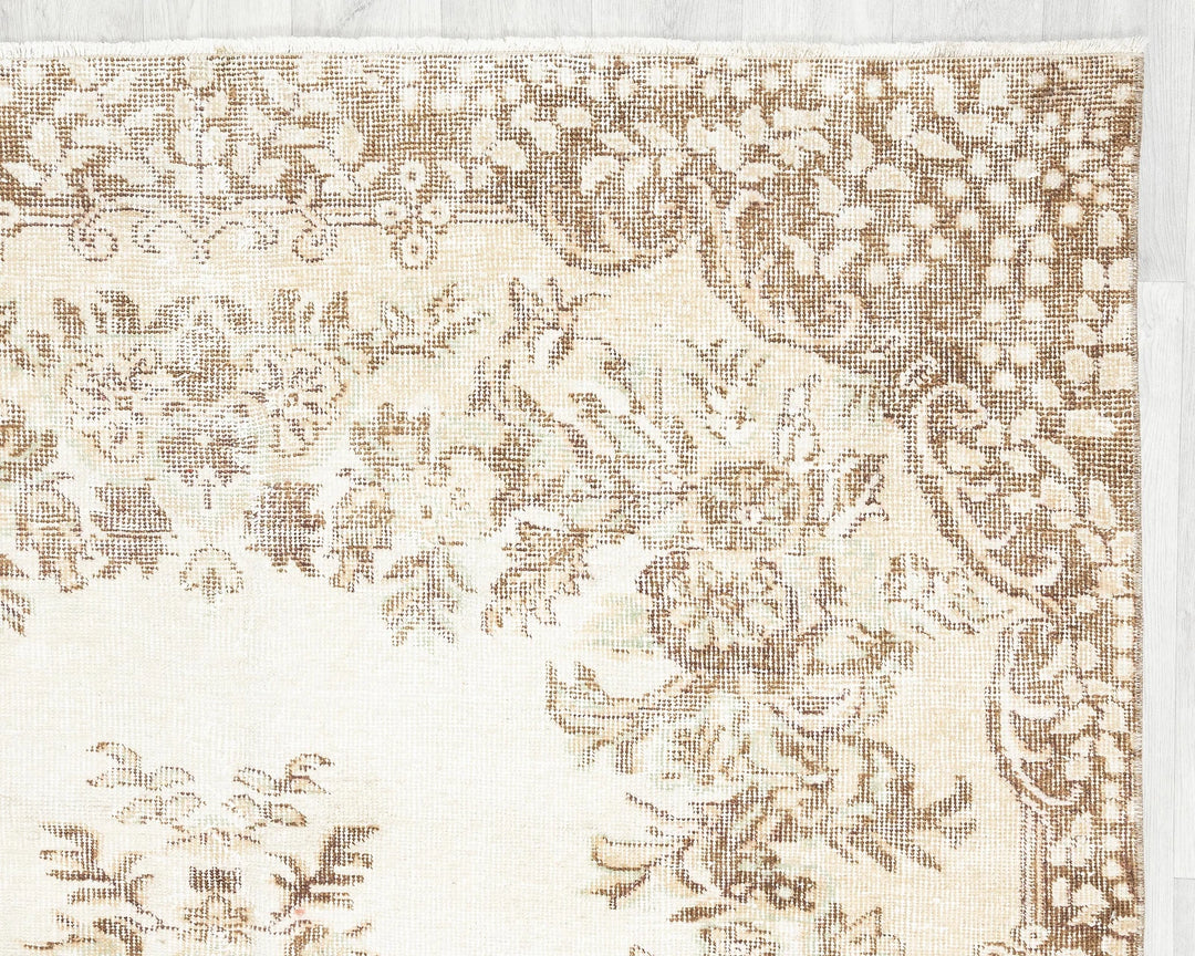 Beige Turkish Oushak Rug 8' 8" x 5' 5" Hand-Knotted | No. VR53581