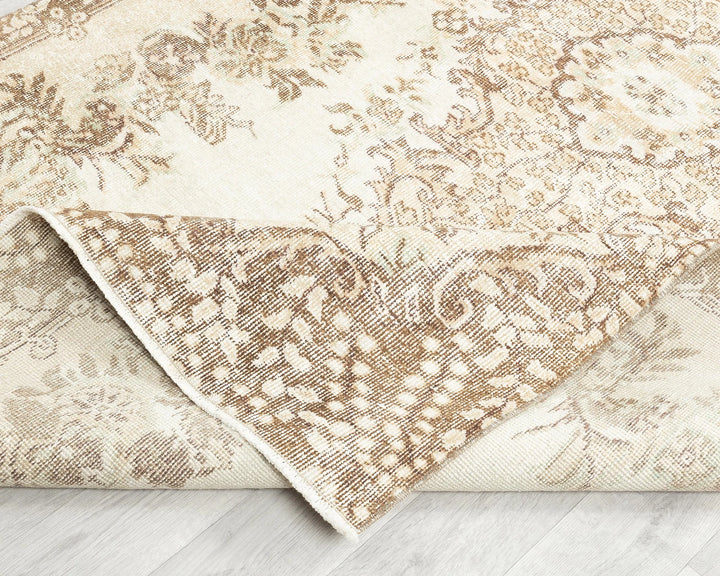 Beige Turkish Oushak Rug 8' 8" x 5' 5" Hand-Knotted | No. VR53581