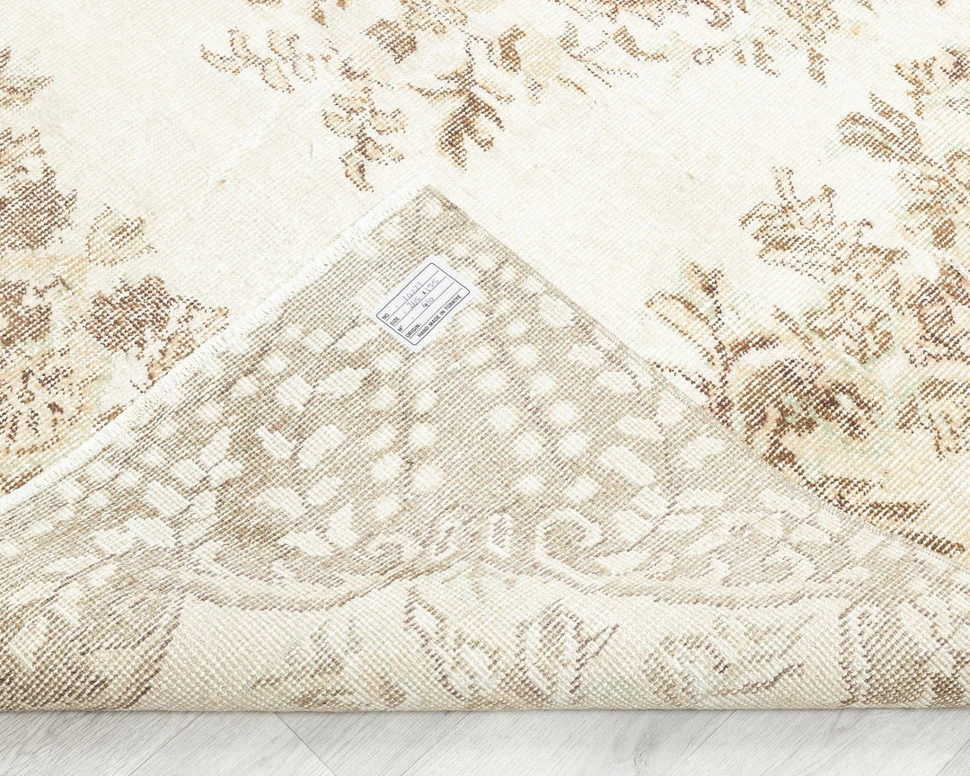 Beige Turkish Oushak Rug 8' 8" x 5' 5" Hand-Knotted | No. VR53581