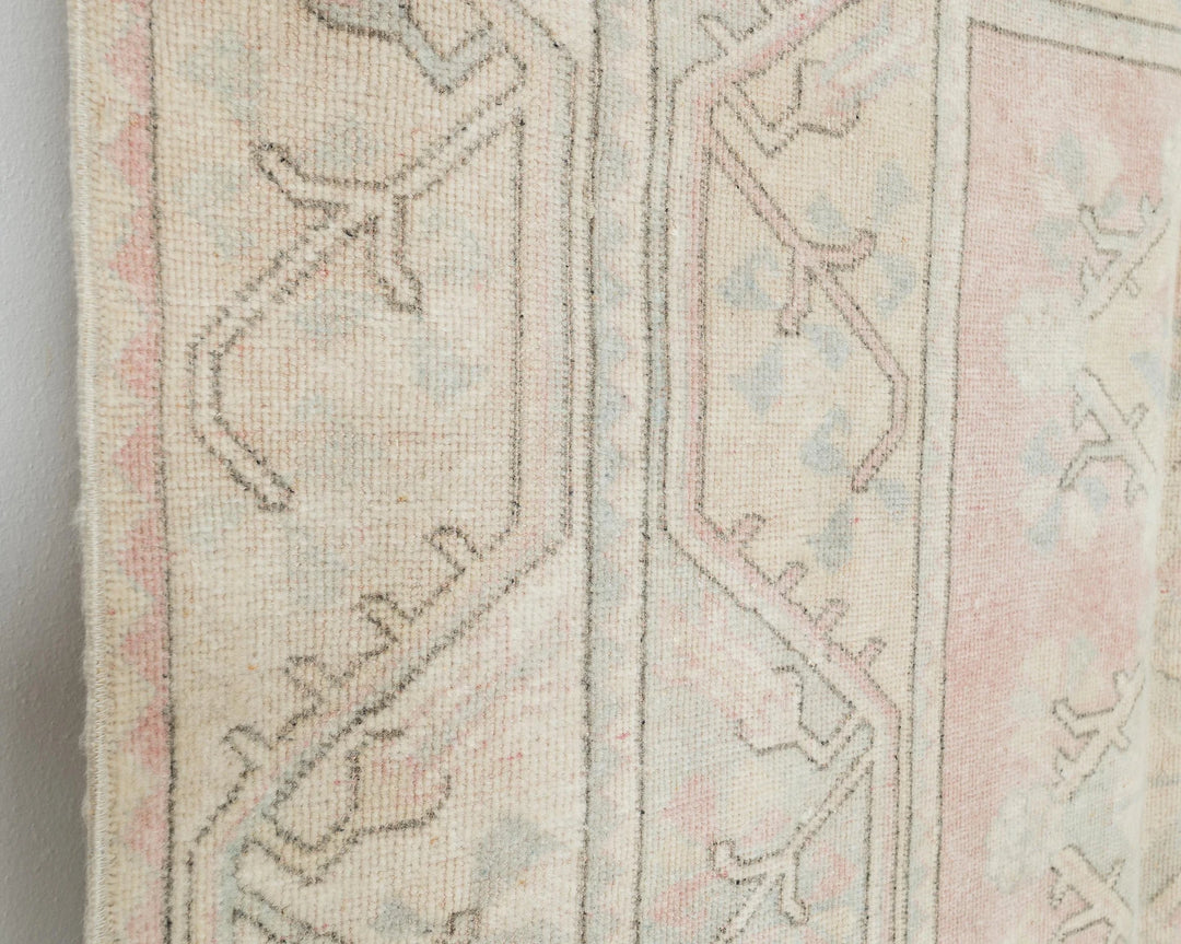 Beige Turkish Oushak Rug 4'11" x 7'10" Hand-Knotted close-up