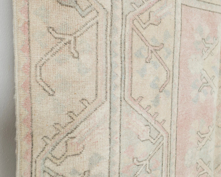 Beige Turkish Oushak Rug 4'11" x 7'10" Hand-Knotted close-up