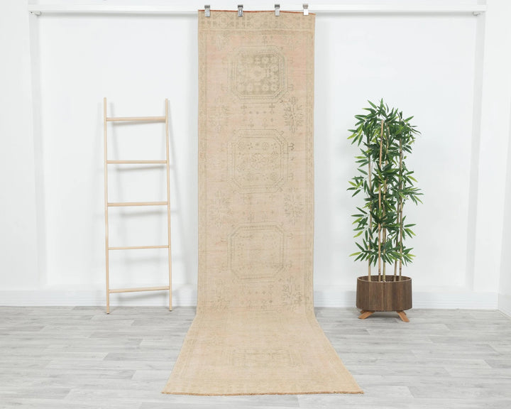 Beige Turkish Oushak Rug 2'8" x 10'11" Hand-Knotted | No. VR54133