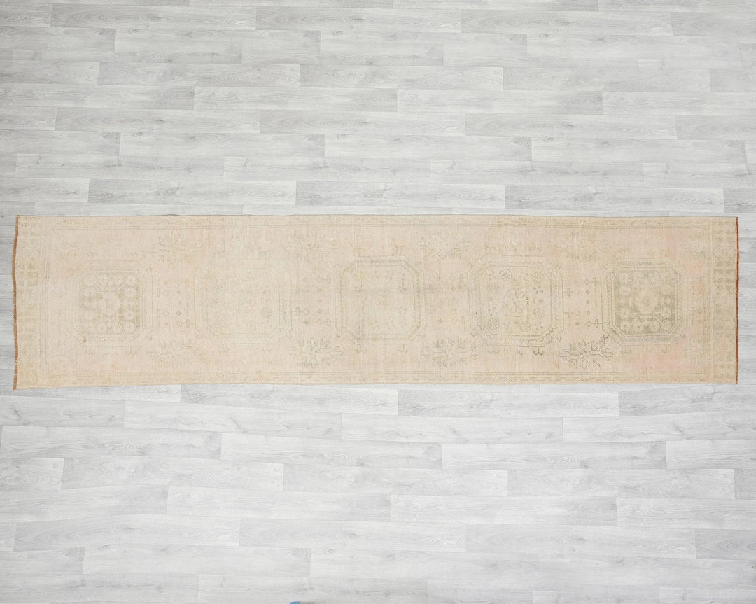 Beige Turkish Oushak Rug 2'8" x 10'11" Hand-Knotted | No. VR54133
