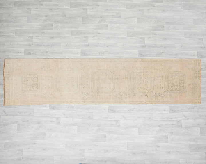 Beige Turkish Oushak Rug 2'8" x 10'11" Hand-Knotted | No. VR54133