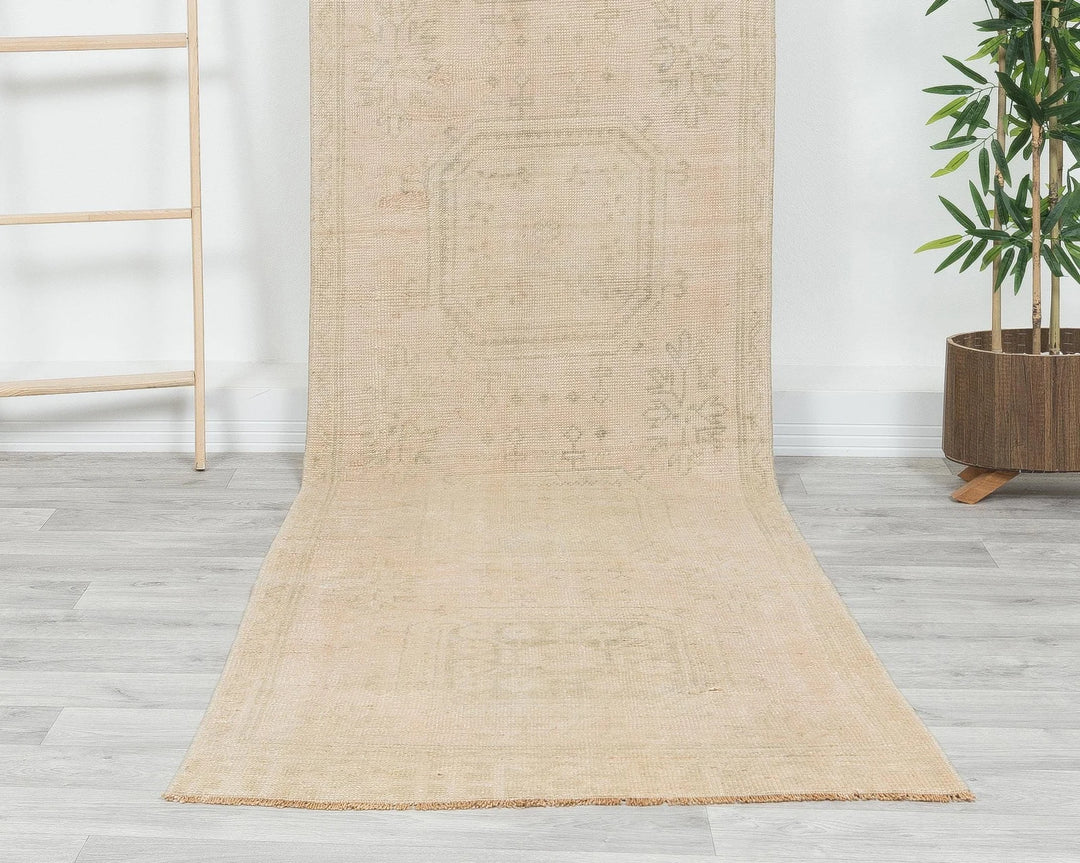 Beige Turkish Oushak Rug 2'8" x 10'11" Hand-Knotted | No. VR54133