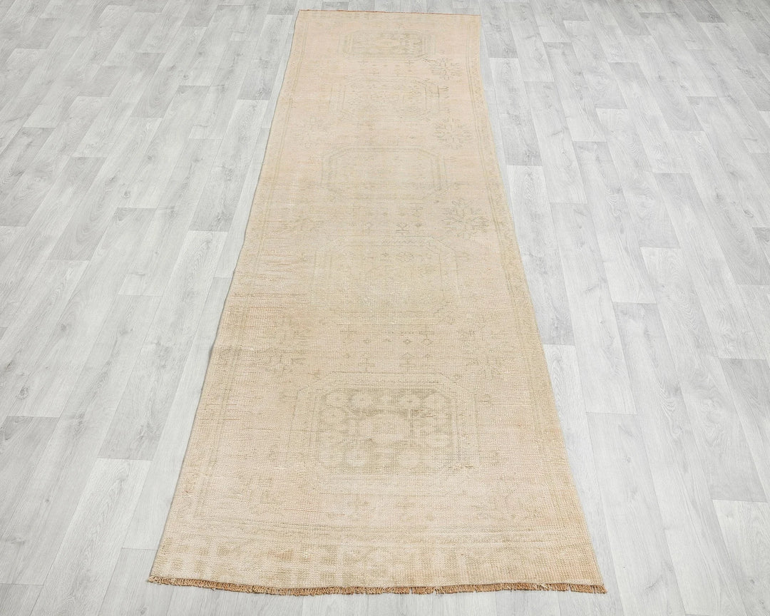 Beige Turkish Oushak Rug 2'8" x 10'11" Hand-Knotted | No. VR54133