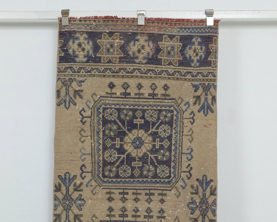 Beige Turkish Oushak Rug 2'7" x 11'4" Hand-Knotted detail