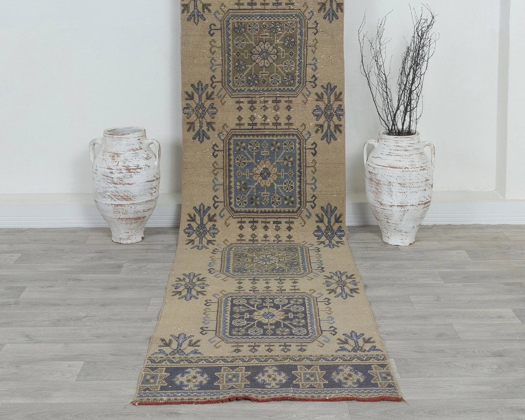 Beige Turkish Oushak Rug 2'7" x 11'4" Hand-Knotted close-up