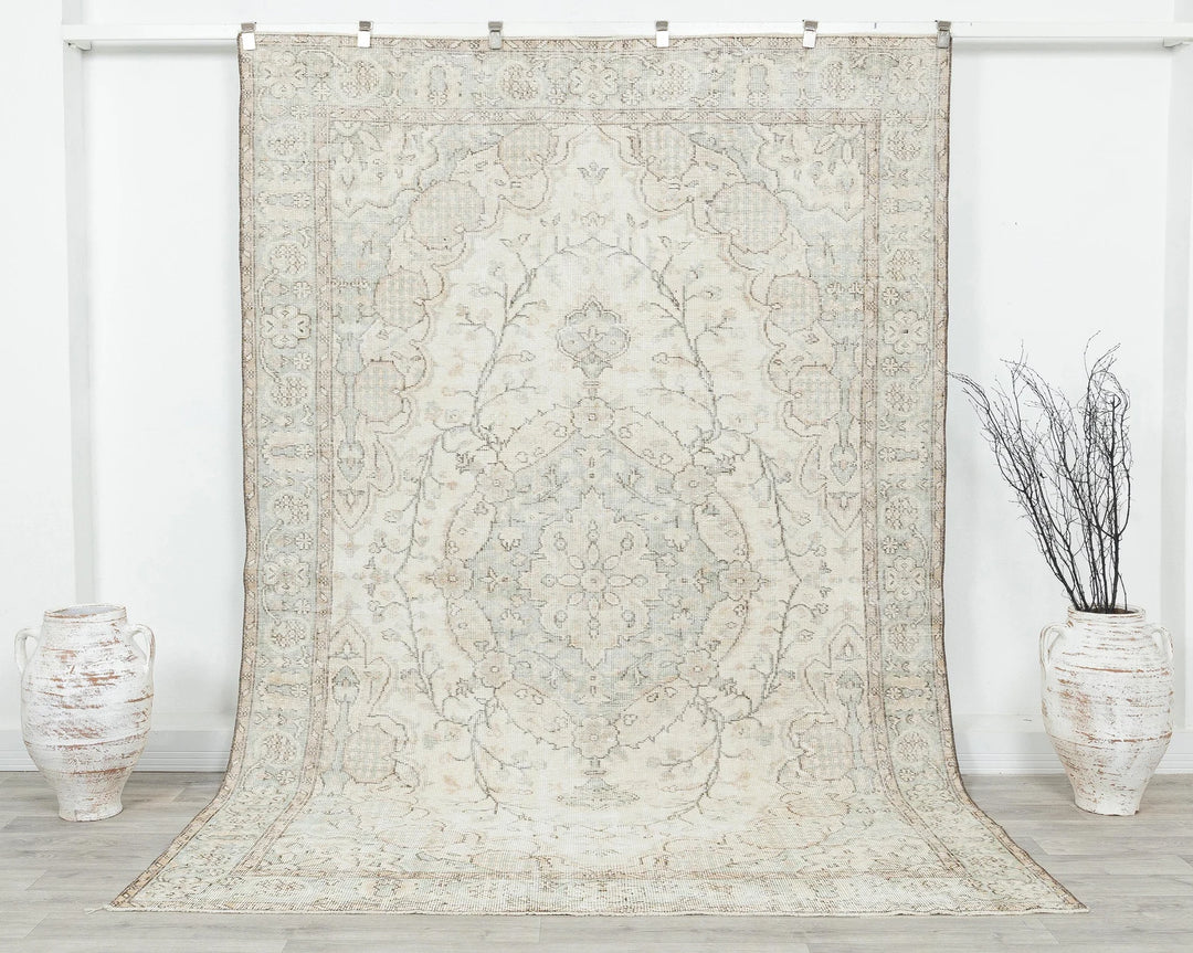 Beige Turkish Oushak Rug 6' 5" x 9' 5" Hand-Knotted | No. VR54468