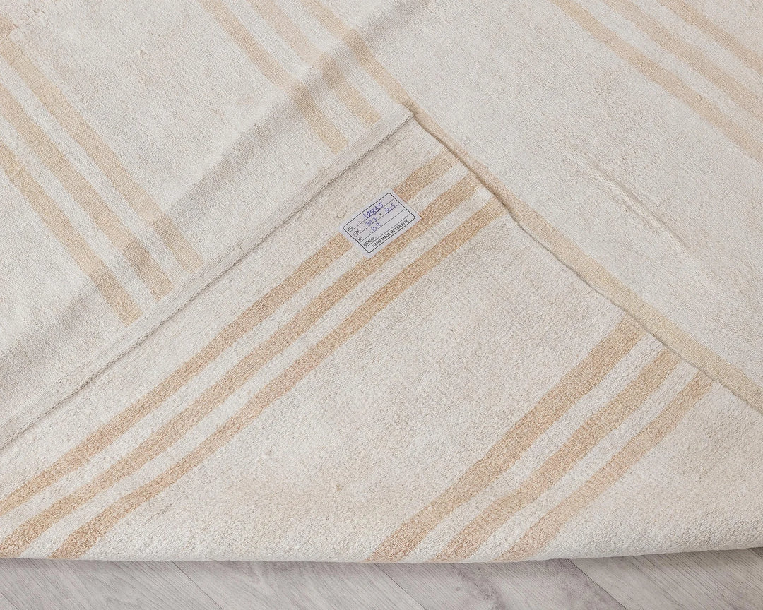 White Kilim Rug 10' 5" x 11' 4" | No. VR55240