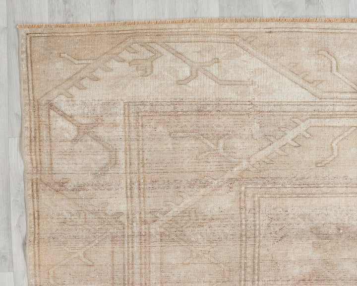 Beige Turkish Oushak Rug 6' 4" x 9' 8" Hand-Knotted border