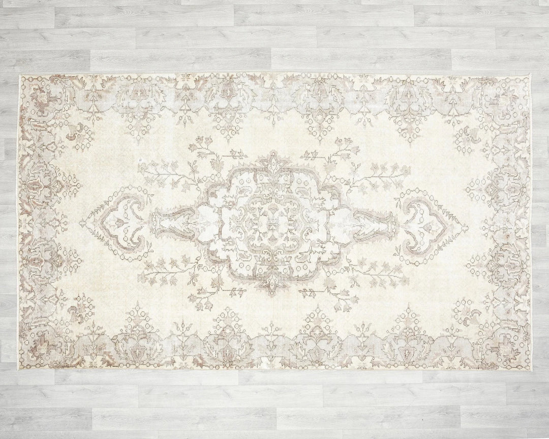 Beige Turkish Oushak Rug 9' 8" x 5' 9" Hand-Knotted | No. VR55801