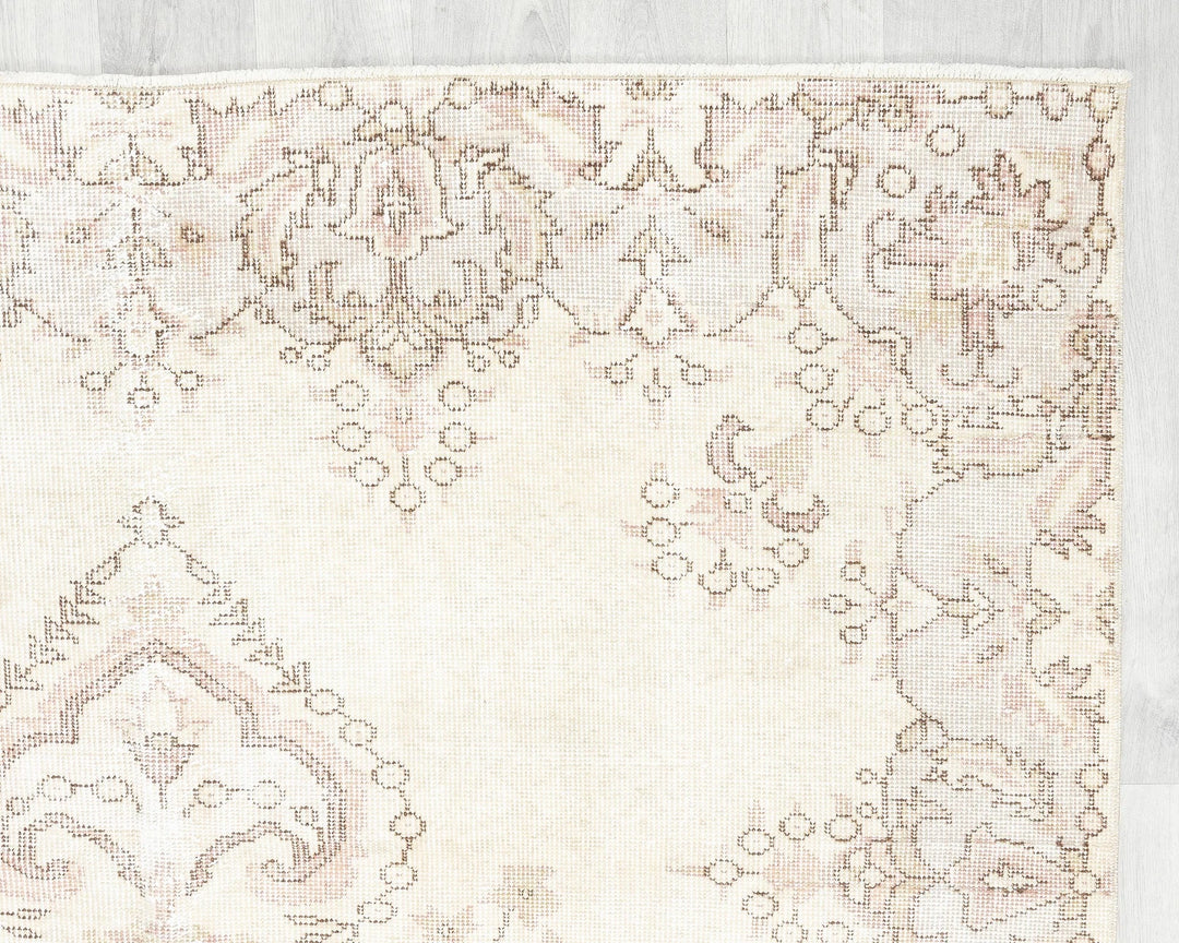 Beige Turkish Oushak Rug 9' 8" x 5' 9" Hand-Knotted | No. VR55801