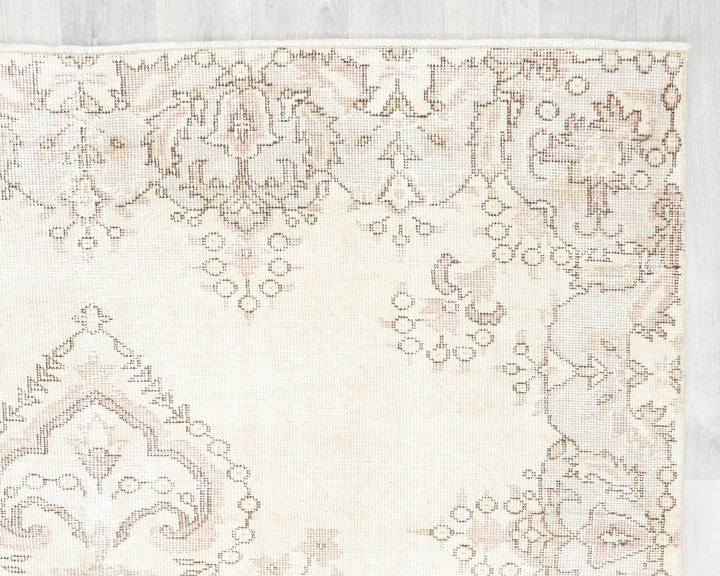 Beige Turkish Oushak Rug 9' 8" x 5' 9" Hand-Knotted | No. VR55801