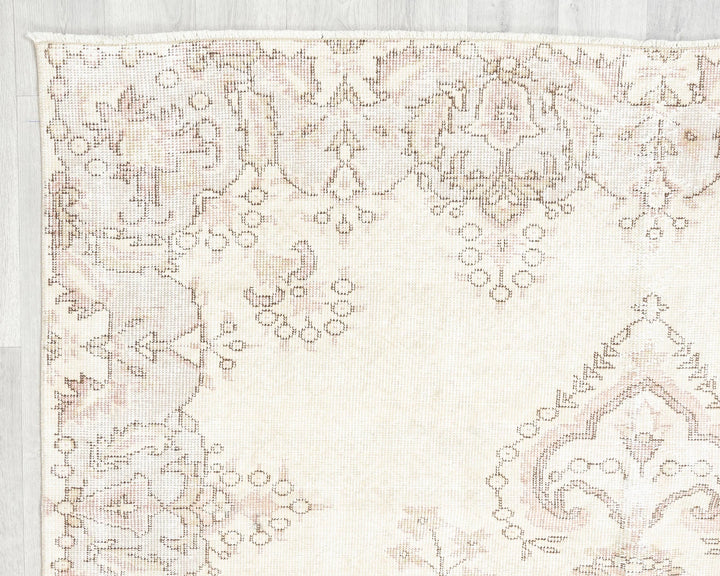 Beige Turkish Oushak Rug 9' 8" x 5' 9" Hand-Knotted | No. VR55801