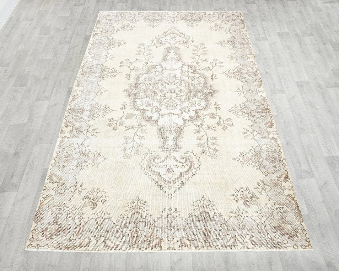 Beige Turkish Oushak Rug 9' 8" x 5' 9" Hand-Knotted | No. VR55801