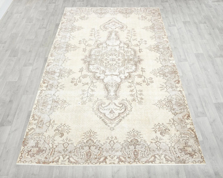 Beige Turkish Oushak Rug 9' 8" x 5' 9" Hand-Knotted | No. VR55801