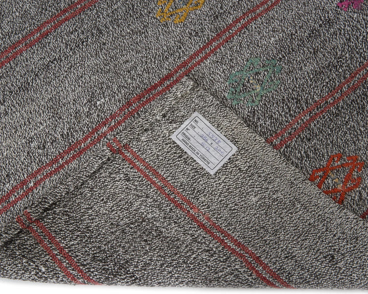 Gray Kilim Rug 6' 7" x 8' 5" | No. VR55865