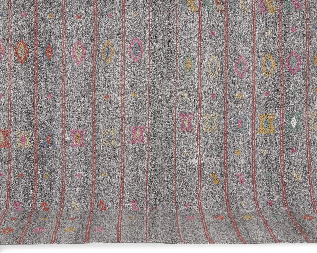 Gray Kilim Rug 6' 7" x 8' 5" | No. VR55865