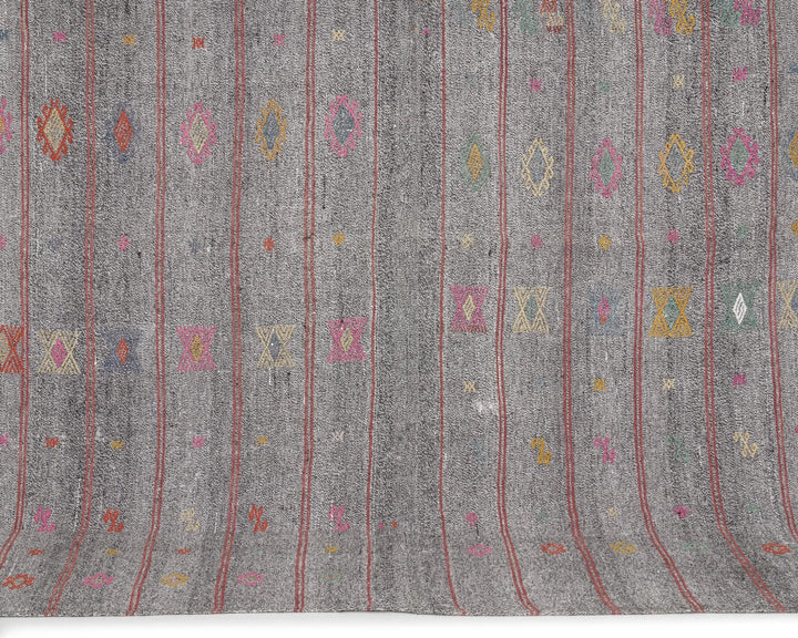 Gray Kilim Rug 6' 7" x 8' 5" | No. VR55865