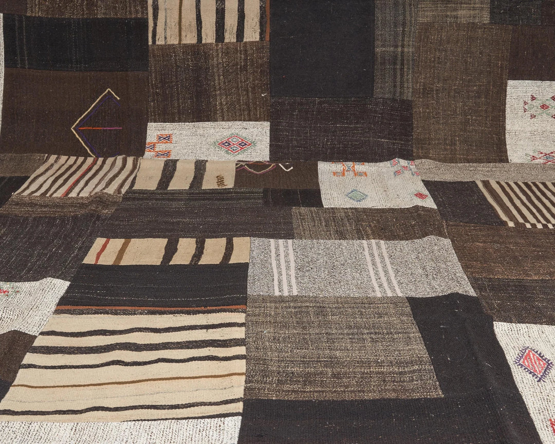 Brown Kilim Rug 9' 6" x 13' 1" | No. VR55931