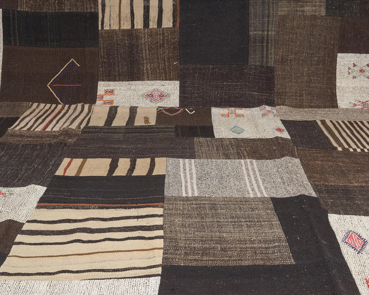 Brown Kilim Rug 9' 6" x 13' 1" | No. VR55931