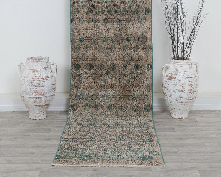 Runner Rug 2' 5" x 10' 3" | No. VR56052