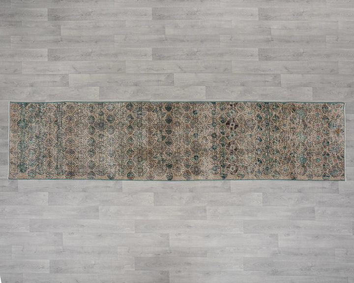 Runner Rug 2' 5" x 10' 3" | No. VR56052