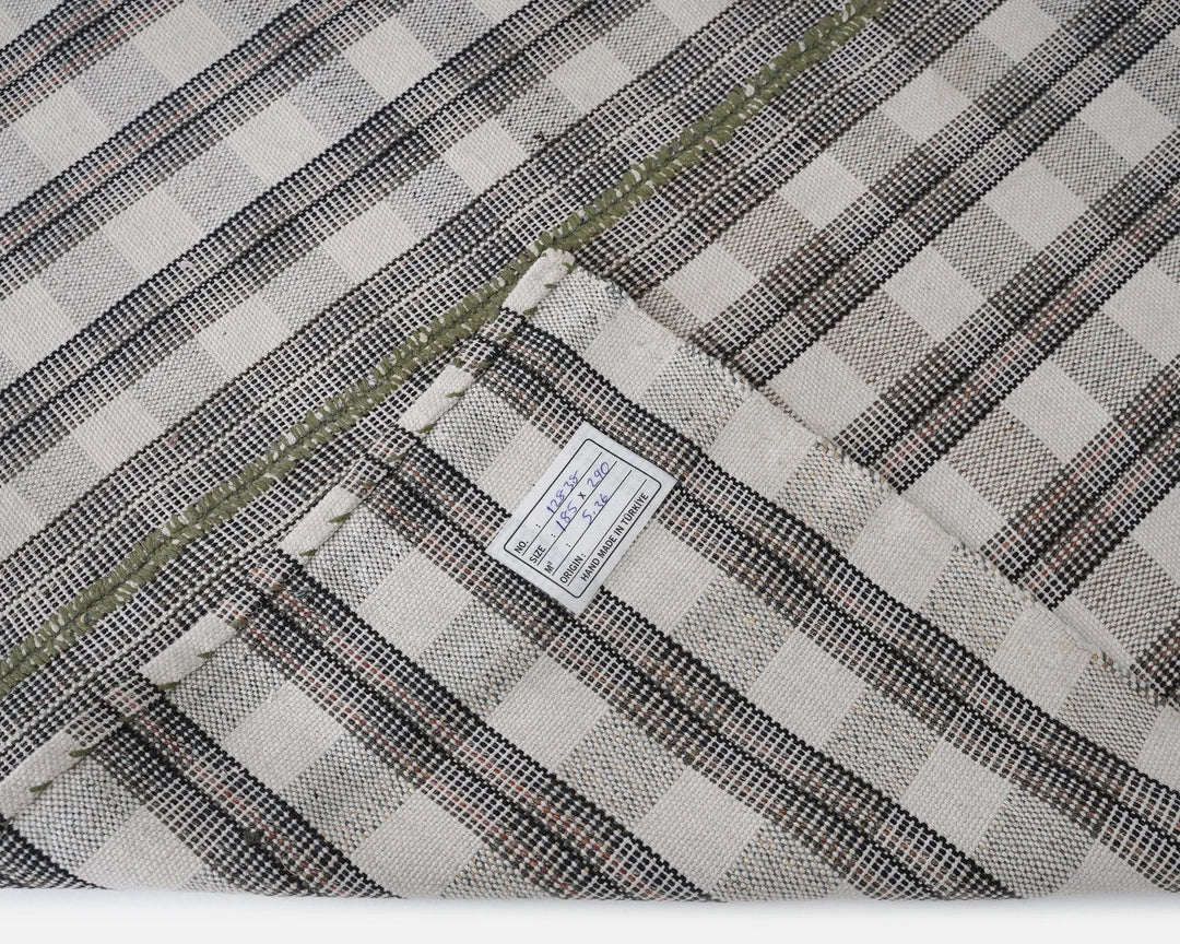 Kilim Rug 6' 1" x 9' 6" | No. VR56361