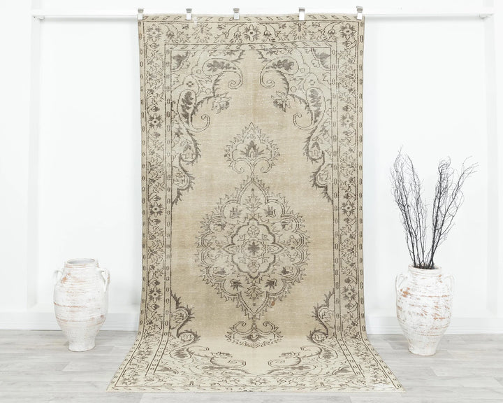 Beige Turkish Oushak Rug 4'9" x 9'1" Hand-Knotted